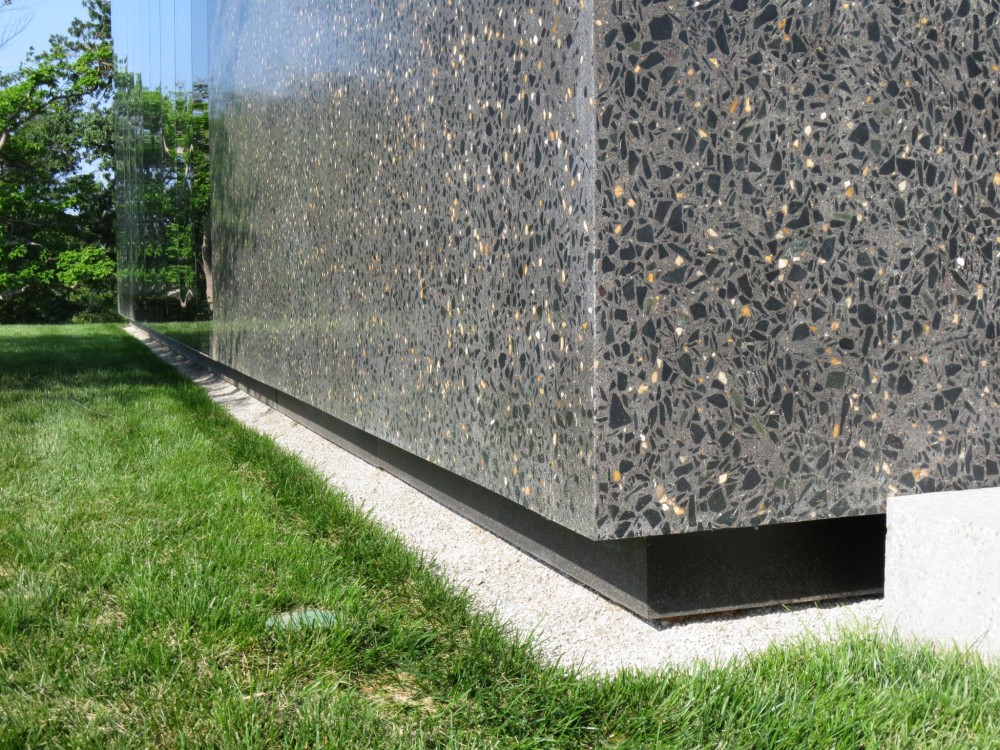 To obtain a ‘granite’ look for the St. Louis Art Museum New East Building (David Chipperfield Architects), panels underwent a unique polishing process. They were also poured oversized and cut to exact dimensions to effectively reveal the aggregate. A gap yields the appearance of floating panels, as they are attached to the structural steel of the building. Panels were installed by Fenix Construction Company.