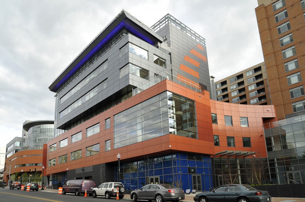 In Silver Spring, Maryland, Schick Goldstein Architects’ United Therapeutics Corporate Headquarters maintains its color through specification of the proper PVDF paint.