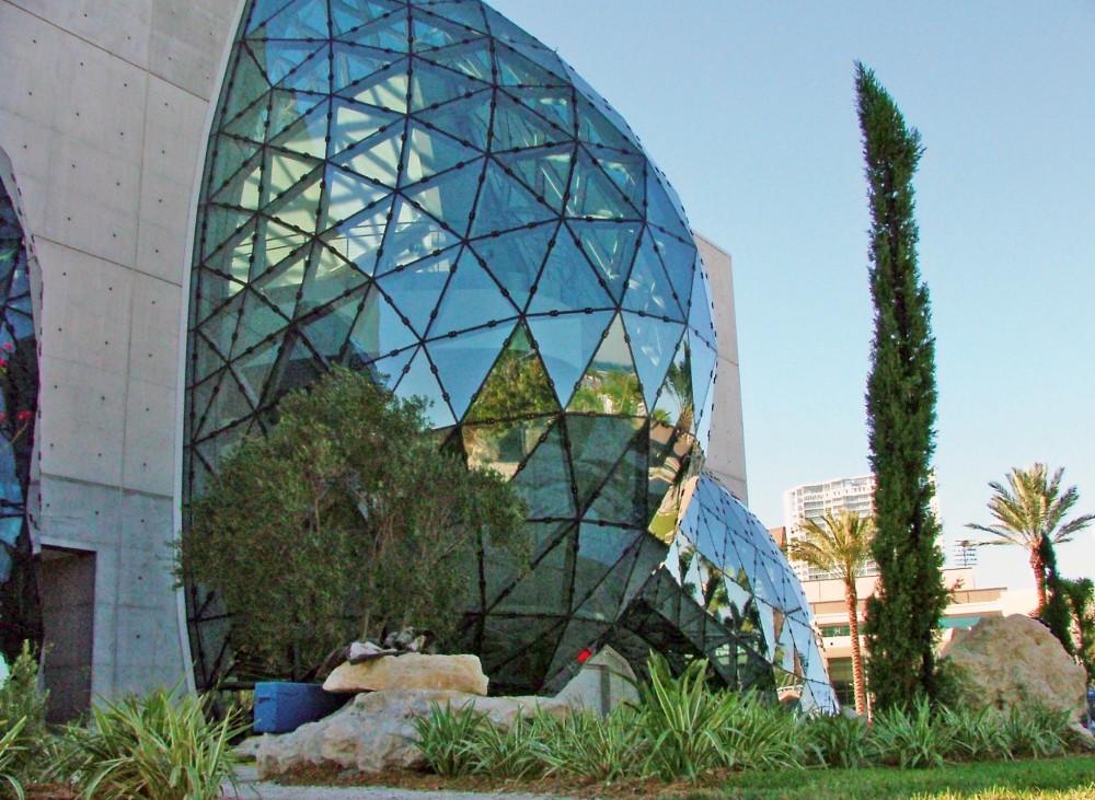 To protect the frame holding architectural glass on the exterior of the Salvador Dali Museum (St. Petersburg, Florida), the architect utilized a duplex system of galvanized steel and a white powder coating.