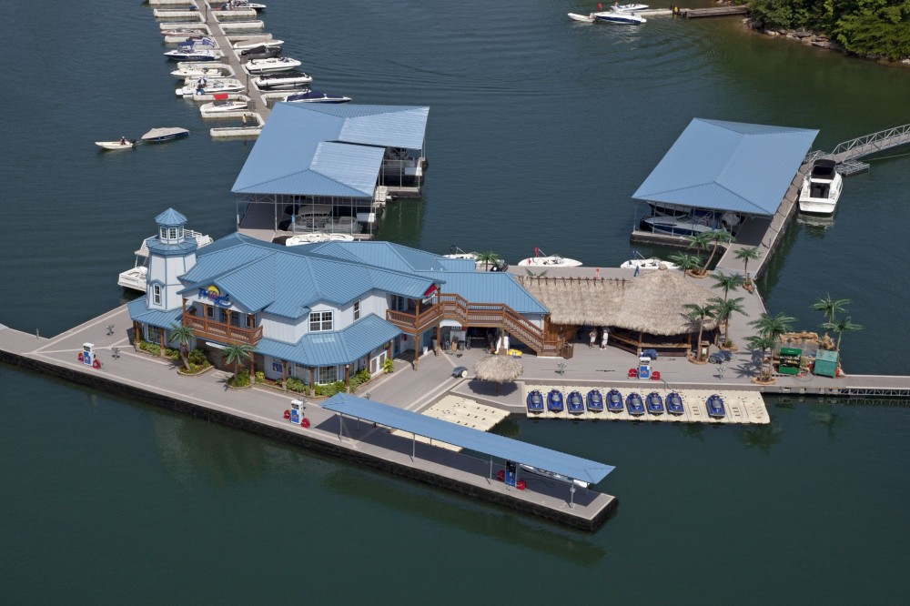 The Port Royale Marina, on Georgia’s Lake Lanier, uses composite decking throughout its facilities. 