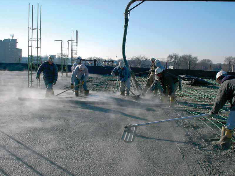 The superplasticizer/migrating corrosion inhibitor combination helped maintain good workability and finishing properties of the low-moisture concrete, allowing crews to stay ahead of schedule.