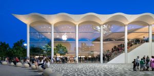 Foster + Partners design for the new Apple store is inspired by Miami’s white Art Deco style. Image courtesy Foster + Partners