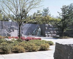 The Franklin Delano Roosevelt Memorial in Washington, D.C., consists of 4-m (12-ft) high walls of rugged, split granite that appear as though they have just emerged from the quarry.