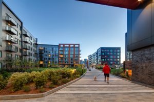 Clippership Wharf, a 5-ha (12-acre), mixed-use complex by The Architectural Team (TAT) offers new waterfront developments, boosts resiliency, and enhances public access. Photo courtesy TAT