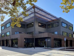 The Mountain View Corporate Center, California, updated three buildings from concrete exteriors to a modern copper-colored metal panel façade using aluminum panels. Photo © Sheet Metal Systems. Photo courtesy Linetec