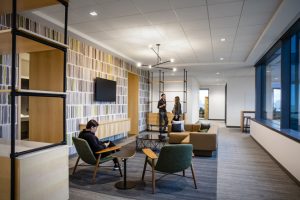 Pioneer Natural Resources’ headquarters in Irving, Texas, supports creativity, comfort, and sustainability with acoustical ceiling systems. Photo © Corgan. Photo courtesy Rockfon