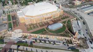 Windows that are 3 to 3.6-m (10 to12-ft) tall are built into the plaza deck of Dickie’s Arena, Fort Worth, Texas. They provide a view of the 9290-m2 (100,000-sf) practice area where animals warm up with their handlers prior to rodeo events. Photo courtesy Trail Drive Management Corp