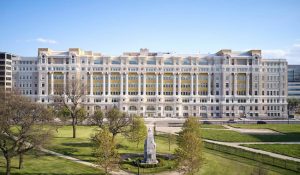 Skidmore, Owings & Merrill (SOM) has transformed the 100-year-old Beaux-Arts-style Cook County Hospital building, Chicago, Illinois, through preservation, restoration, and adaptation. Photo © Dave Burk/SOM