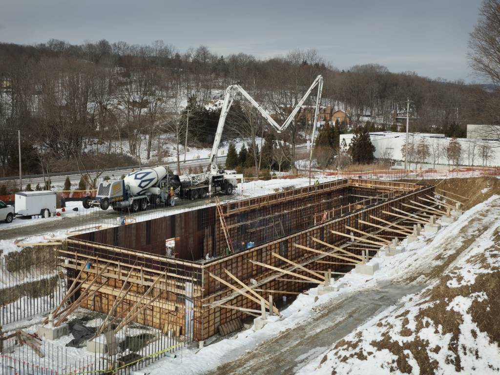 Construction of the pavilion.